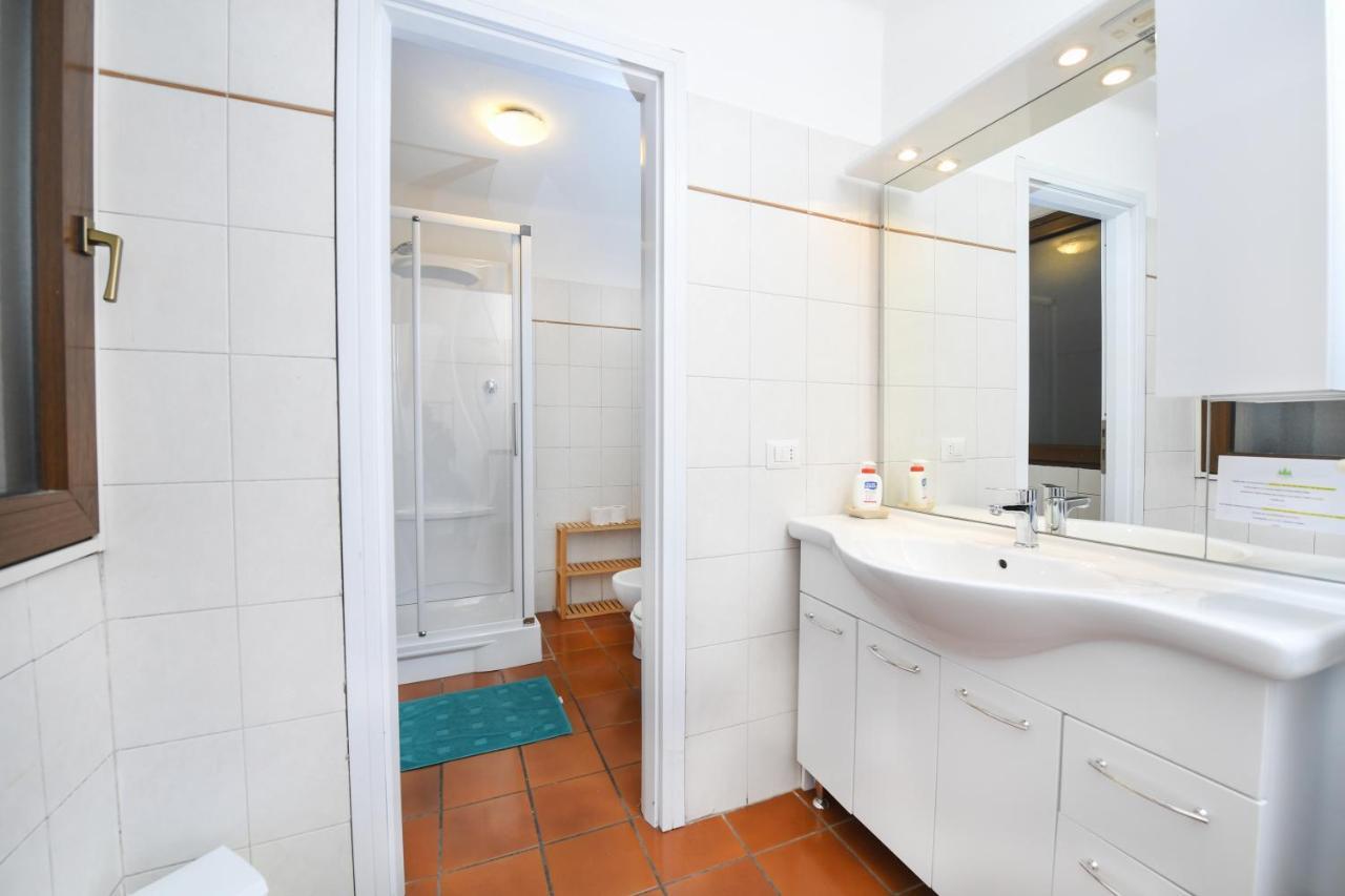Villa Pinetina B&B Lasnigo Dış mekan fotoğraf