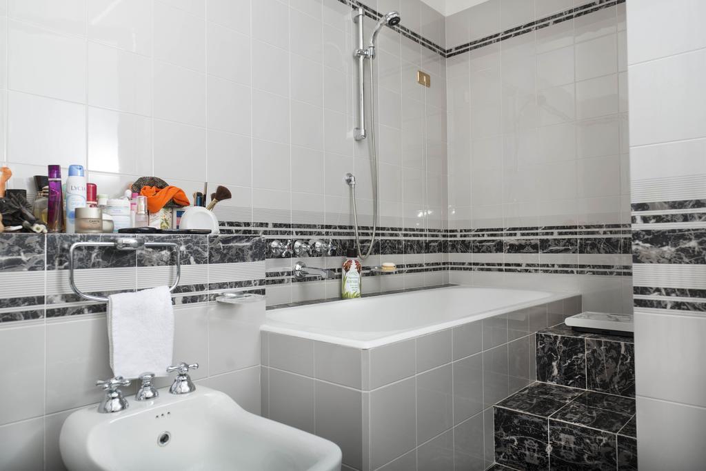 Villa Pinetina B&B Lasnigo Oda fotoğraf